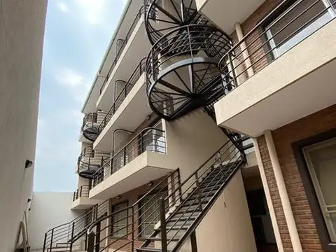 Alquiler departamento un dormitorio con patio - Villa Gobernador Galvez