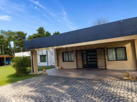 El Remanso. Casa 7 amb. sobre lote dos lotes de 3.100 m2 cada uno. Total 6200 m2. Posibilidad de com