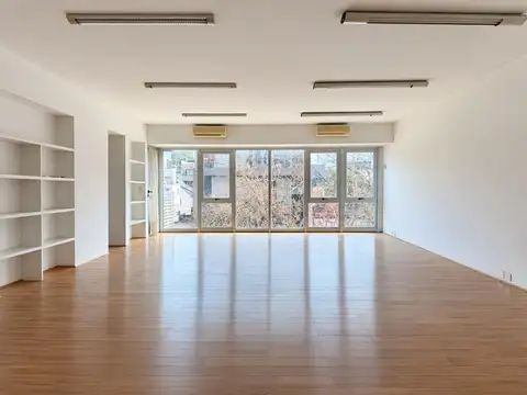 Oficina en alquiler 128 m² con cochera y planta libre – Núñez