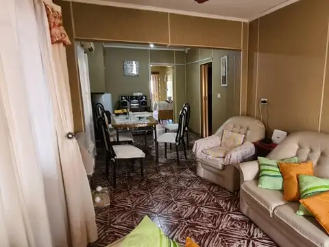 Casa 3 ambientes con 2 baños