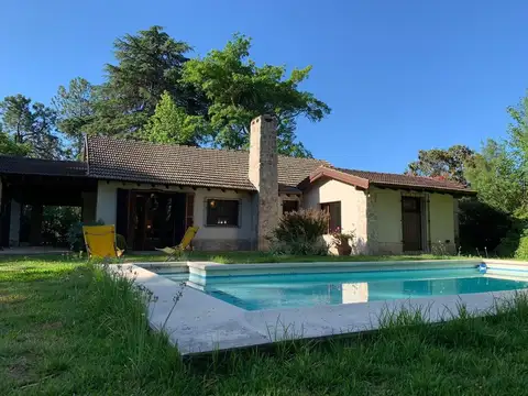 CASA QUINTA VENTA ESCOBAR 3 AMBIENTES CON PISCINA