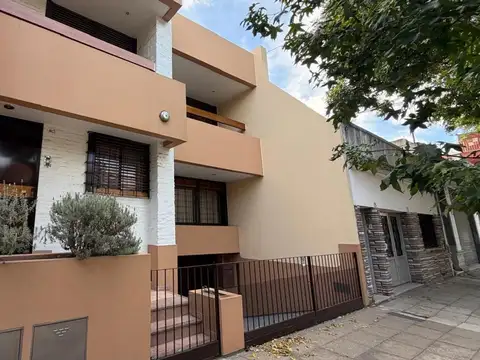 Depto Tipo Casa en Venta de 4 ambientes
