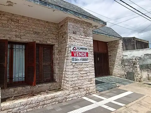 Venta | Casa | 3 dormitorios | Apta Crédito | Capitán Bermúdez | Barrio Centro
