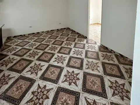 Departamento en Alquiler en Isidro Casanova, $ 380.000