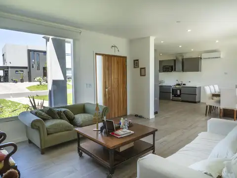 Casa en Alquiler de 4 dormitorios