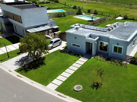 Casa en Venta, 4 Dormitorios,  Barrio San Sebastián,  Escobar, G.B.A Norte
