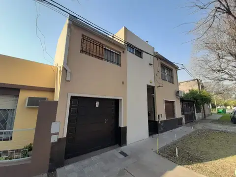 EXCELENTE CASA APTA DOS FAMILIAS MUY FUNCIONAL