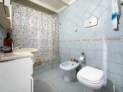 CASA 6 AMB C/QUINC/TZA/GARAG P/5 LANUS OESTE