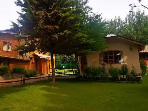 Casa en Playa Bonita Bariloche con deposito de 200m2