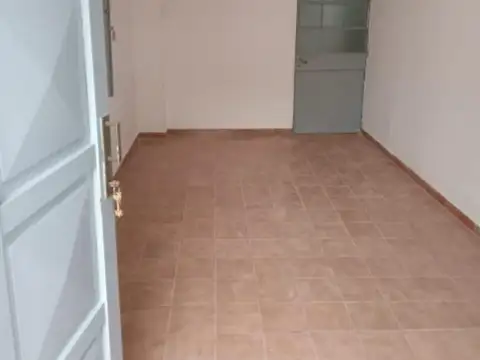 Depto Tipo Casa en Alquiler en Versalles, $ 900.000