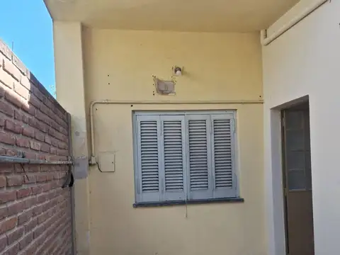 vendo dpto. interno ph, dos dorm, pje. florencia al 4500