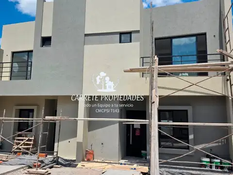 Casa tipo Duplex en Venta 5 ambientes. Springpark. Pilar