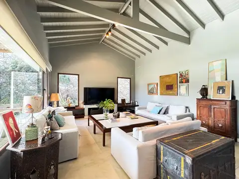 Casa en Alquiler Temporal con 3 cocheras