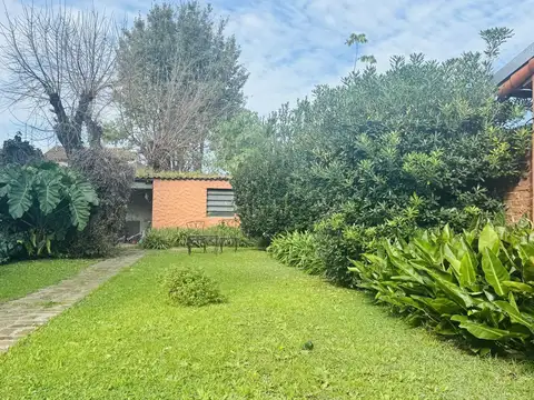 Casa en Venta en Rafael Calzada, USD 149.800