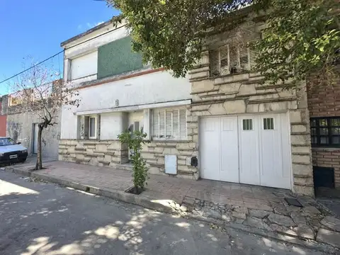 VENTA CASONA B. SAN MARTÍN CERCA DEL CENTRO DE CBA
