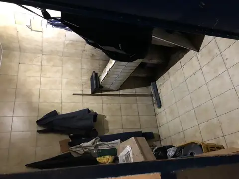 Deposito / Local De 160 Metros Sobre Av Caseros, Mixtura 4, Todo Destino, Oportunidad 