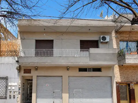 Casa 6 ambientes con 4 baños