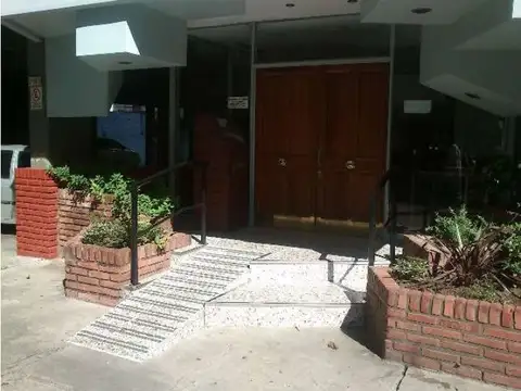 COCHERA EN VENTA  2 CUADRAS ESTACION RAMOS NORTE