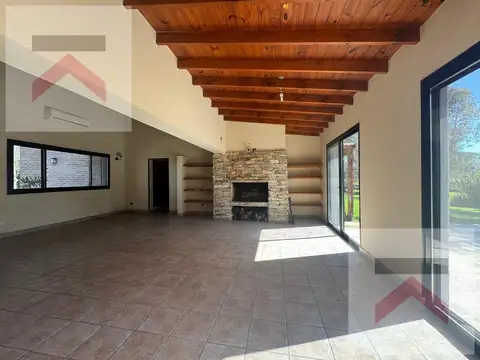 Casa en Venta con 4 cocheras