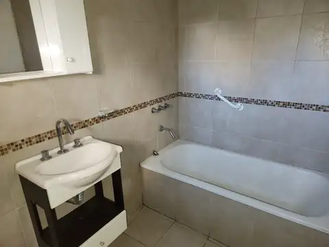 Departamento en Alquiler en Villa Pueyrredon, $ 450.000