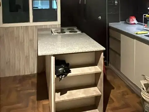 Entre Rios 400, Piso 7