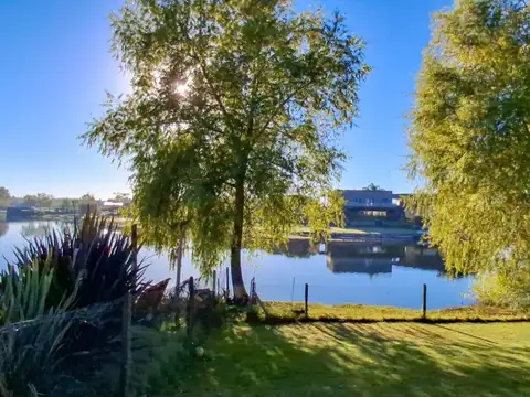 Casa en Alquiler Anual Amoblada en Escobar | A la Laguna con Pileta | El Cazal Nautico  Zona Norte