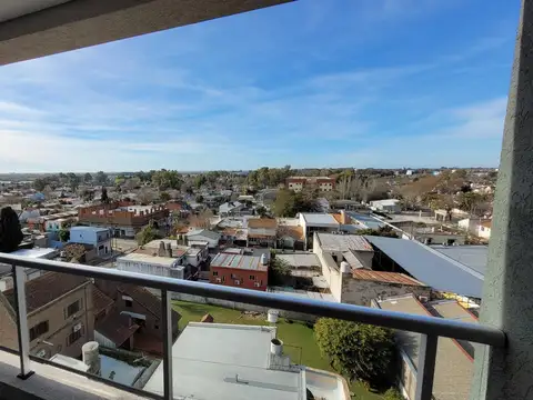 VENTA PISO 4 AMBIENTES  A ESTRENAR EN QUILMES CENTRO