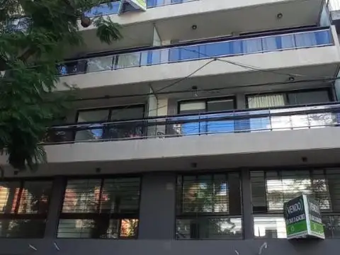 Amplio Local Comercial -  Gran ubicación