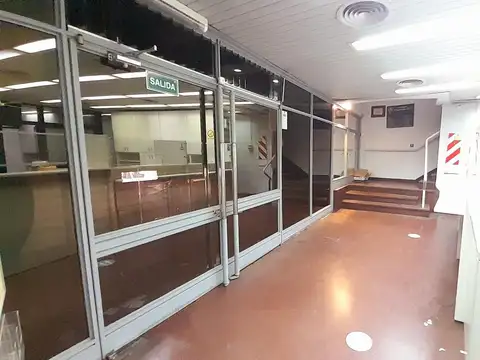 Oficina Monoambiente con 4 baños