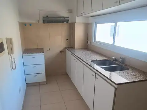 DPTO. 2 DORMITORIOS, 2 BAÑOS, CON BALCON-B° GRAL. PAZ