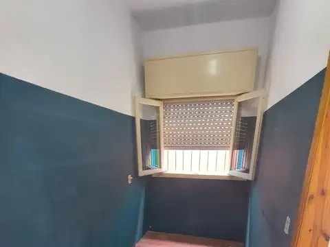 CASA 3 AMBIENTES CON GARAGE Y GRAN PATIO - BANFIELD