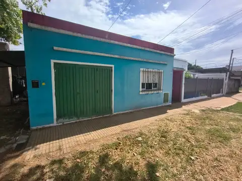 CASA 3 AMBIENTES CON GARAGE Y GRAN PATIO - BANFIELD