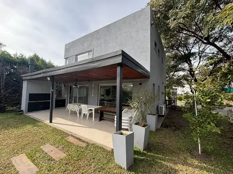 Casa en Venta en Countries y Barrios Cerrados en Tigre, USD 325.000