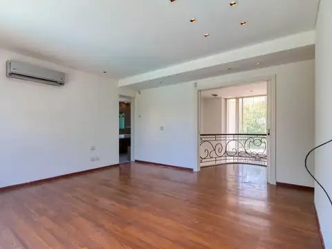 Casa en venta 6 ambientes en Barrio Terravista