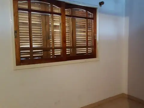 Depto Tipo Casa en Venta en Villa Luzuriaga, USD 114.900