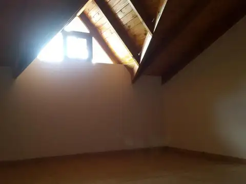 Depto Tipo Casa 3 ambientes con 2 baños