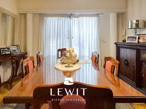 Casa 7 ambientes con 4 baños