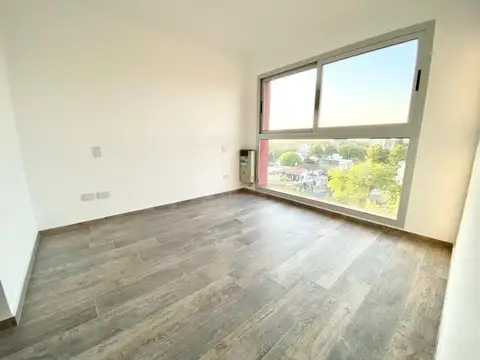 Departamento 2 ambientes con cochera en excelente ubicación.