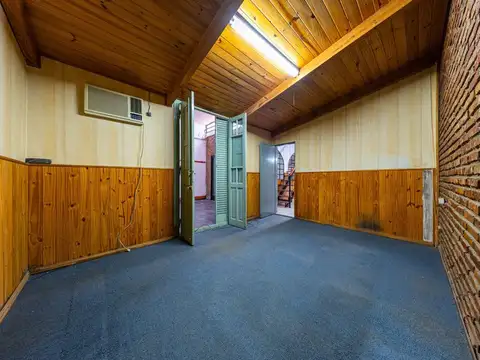 Casa 6 ambientes con 2 baños