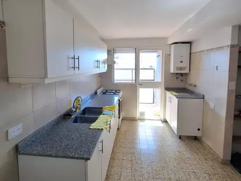 HERMOSO DEPTO. 3 AMBIENTES EN VENTA - VICENTE LOPEZ - EXCELENTE UBICACION