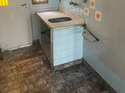 Casa 2 ambientes con 1 baño