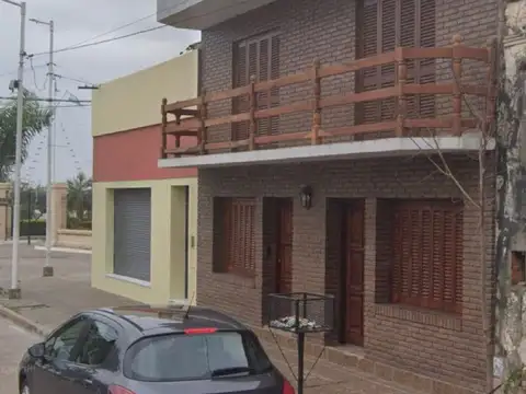 CASA EN VENTA  + LOCAL EN  ZONA COSTANERA
