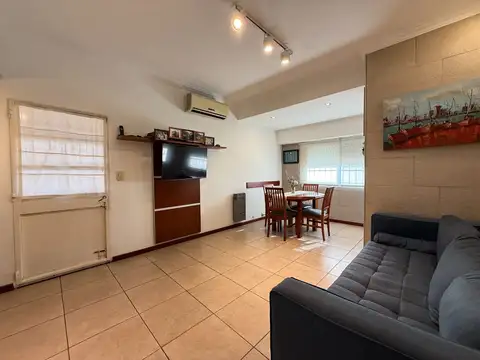 Depto Tipo Casa en Venta en Villa Luzuriaga, USD 75.000