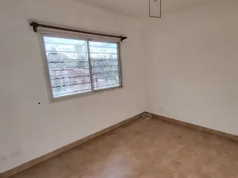 Departamento en Alquiler en Villa Sarmiento, $ 600.000