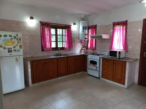 Casa 3 ambientes con 2 baños