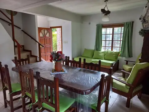 Casa en Alquiler Temporal con 1 cochera