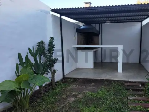 Casa 3 ambientes con 1 baño