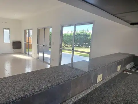 VENTA CASA 4AMB SAN EDUARDO PILAR DEL ESTE