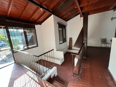 Casa 5 ambientes con 1 baño