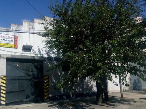 Galpón 300m2  10x30 Zona Ind. Exclusivo